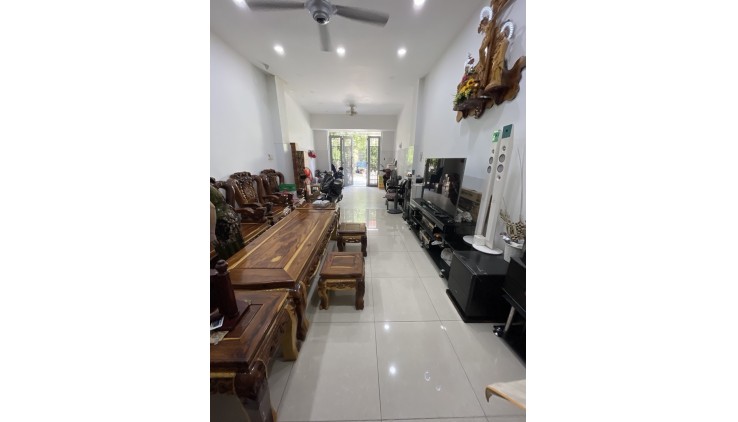 SIÊU PHẨM MẶT TIỀN KHU TÊN LỬA - 4x20M - 4 TẦNG - NHÀ THIẾT KẾ LỆCH TẦNG HIỆN ĐẠI nhỉnh 11 TỶ
